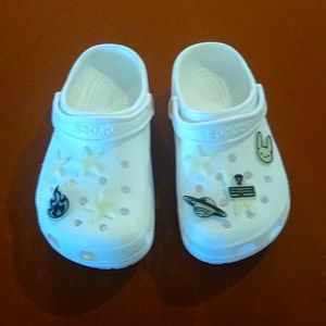 Bad Bunny Crocs Men's Sz 7, Women's 9
